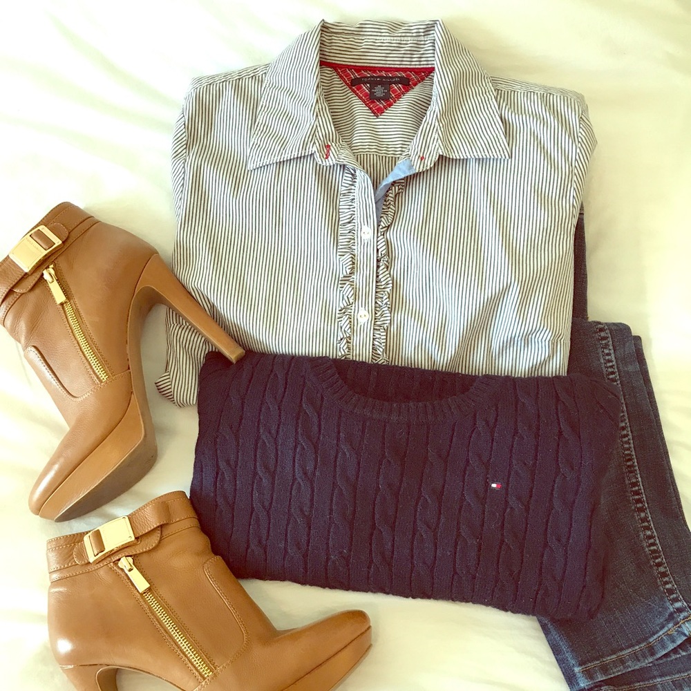 Tommy Hilfiger button down Blouse.